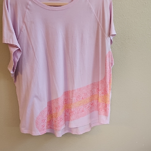 tek gear Tops - Light Pink Graphic T-Shirt